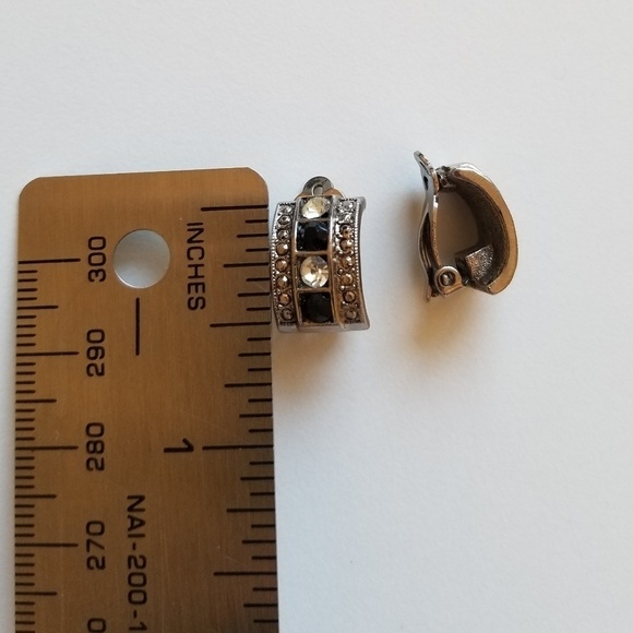 Vintage 1980s Black Crystal Stone Clip-on Earrings - Picture 2 of 5